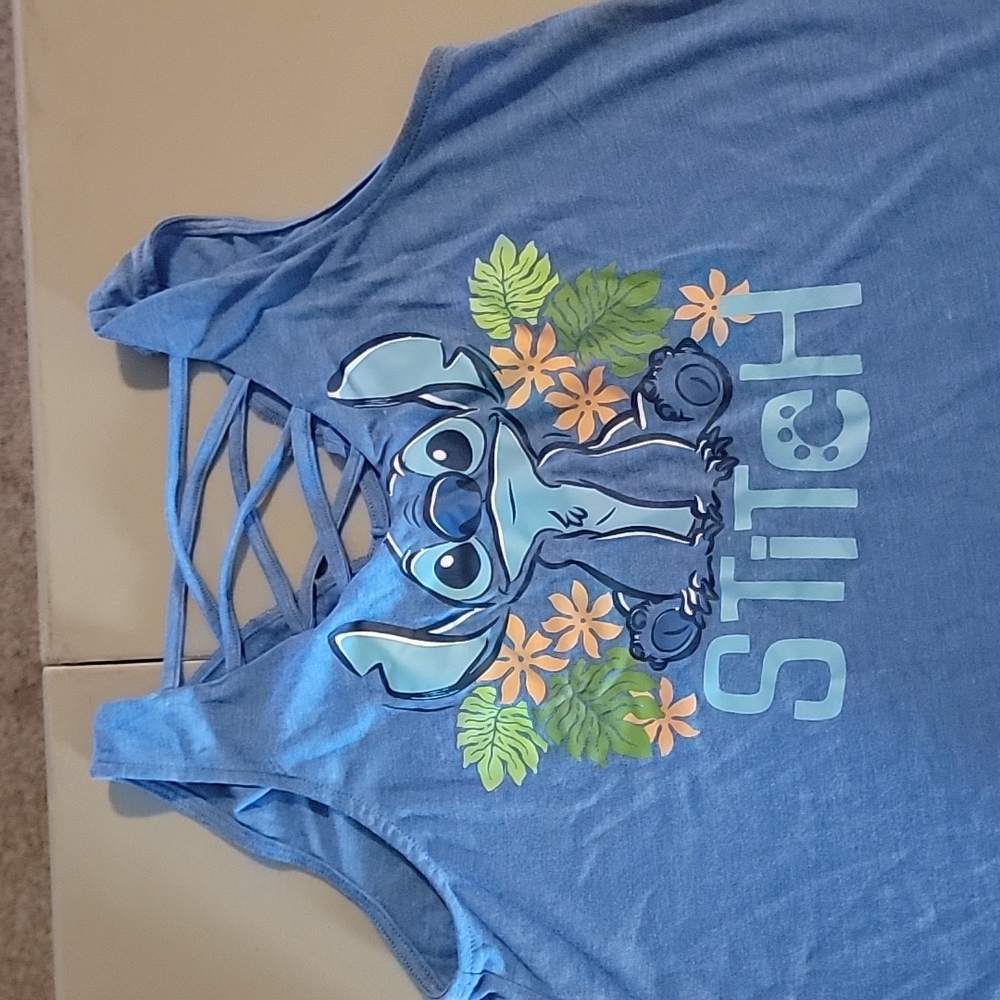 Stich tank top with criss cross v-neck